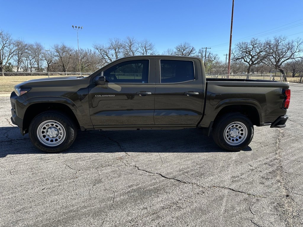 2024 Chevrolet Colorado Work Truck photo 2