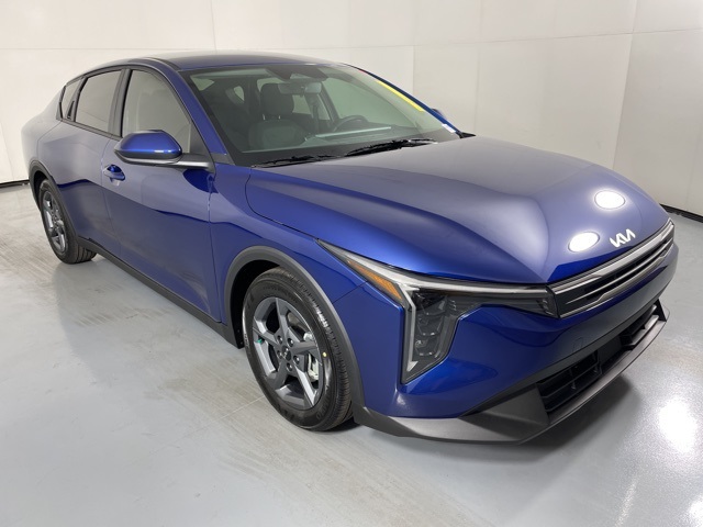 2025 Kia K4 LXS photo 2
