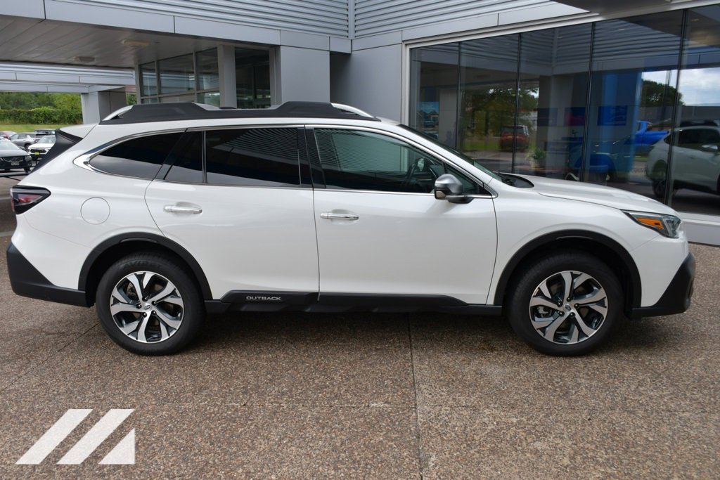 2022 Subaru Outback Touring photo 9