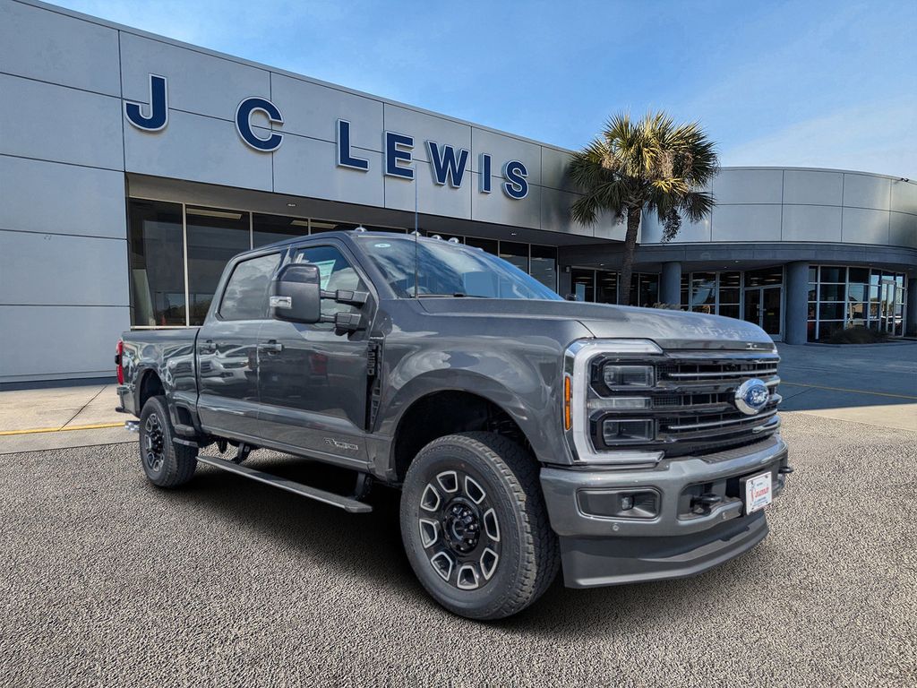 2026 Ford F-250 Super Duty Platinum's photo