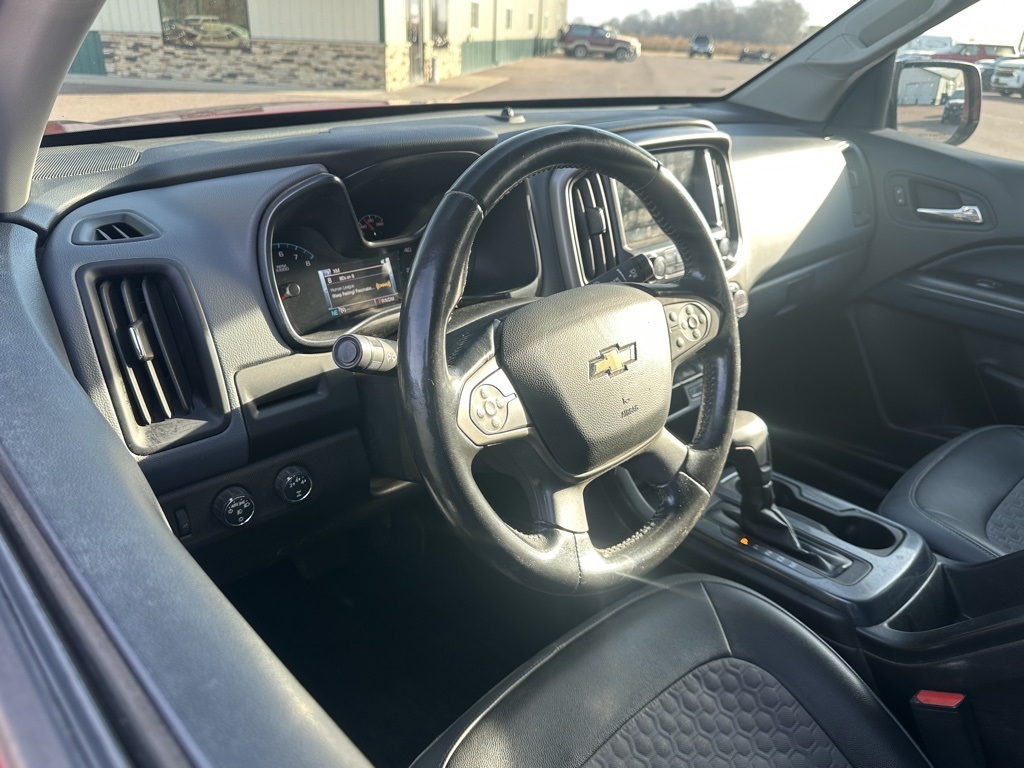 2016 Chevrolet Colorado Z71 photo 2