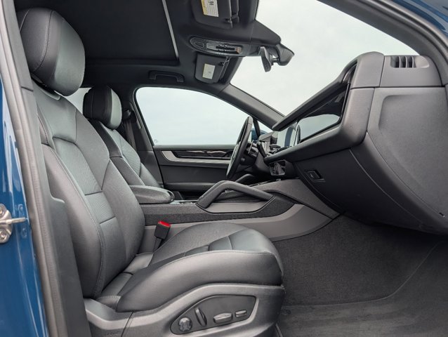 2024 Porsche Cayenne photo 15