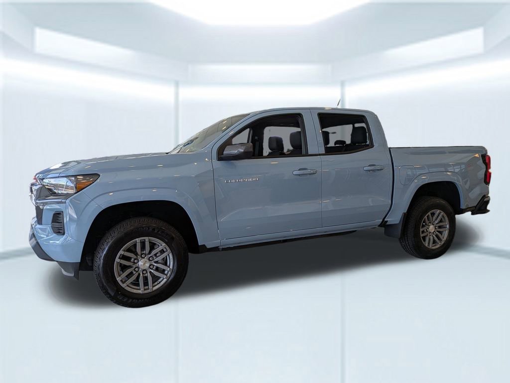 2025 Chevrolet Colorado Work Truck LT photo 2