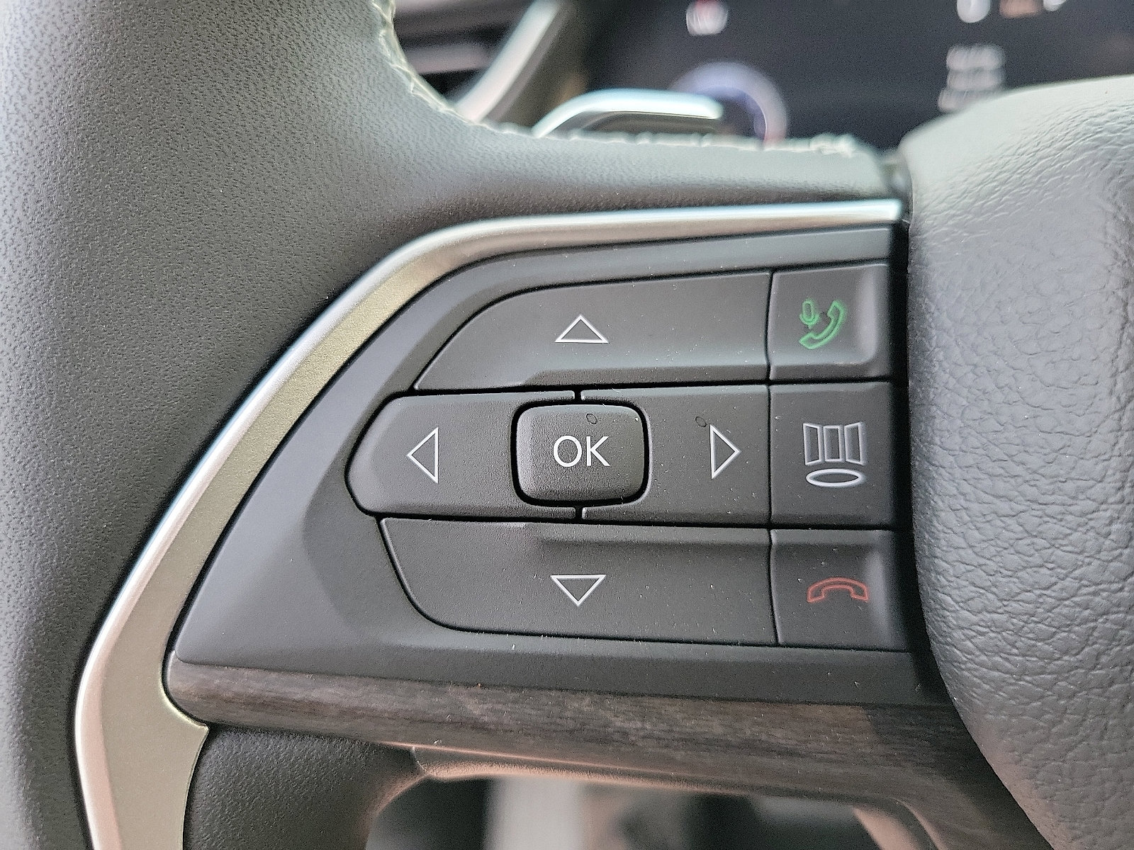 2025 Jeep Grand Cherokee Limited photo 4