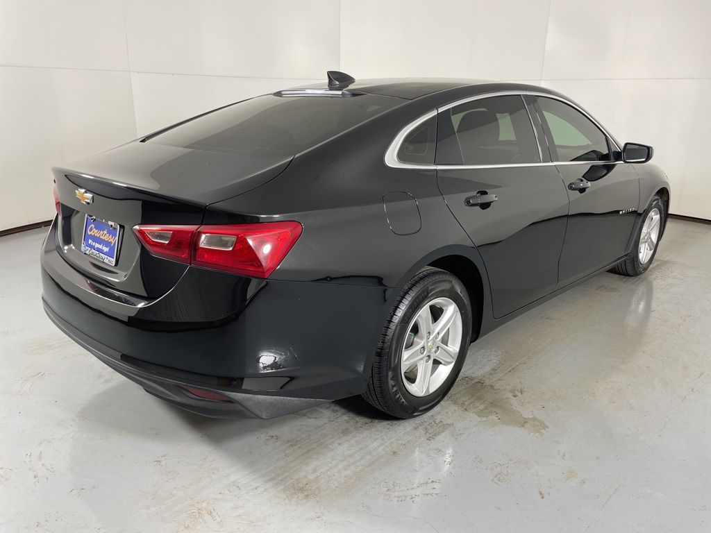 2023 Chevrolet Malibu LS photo 9