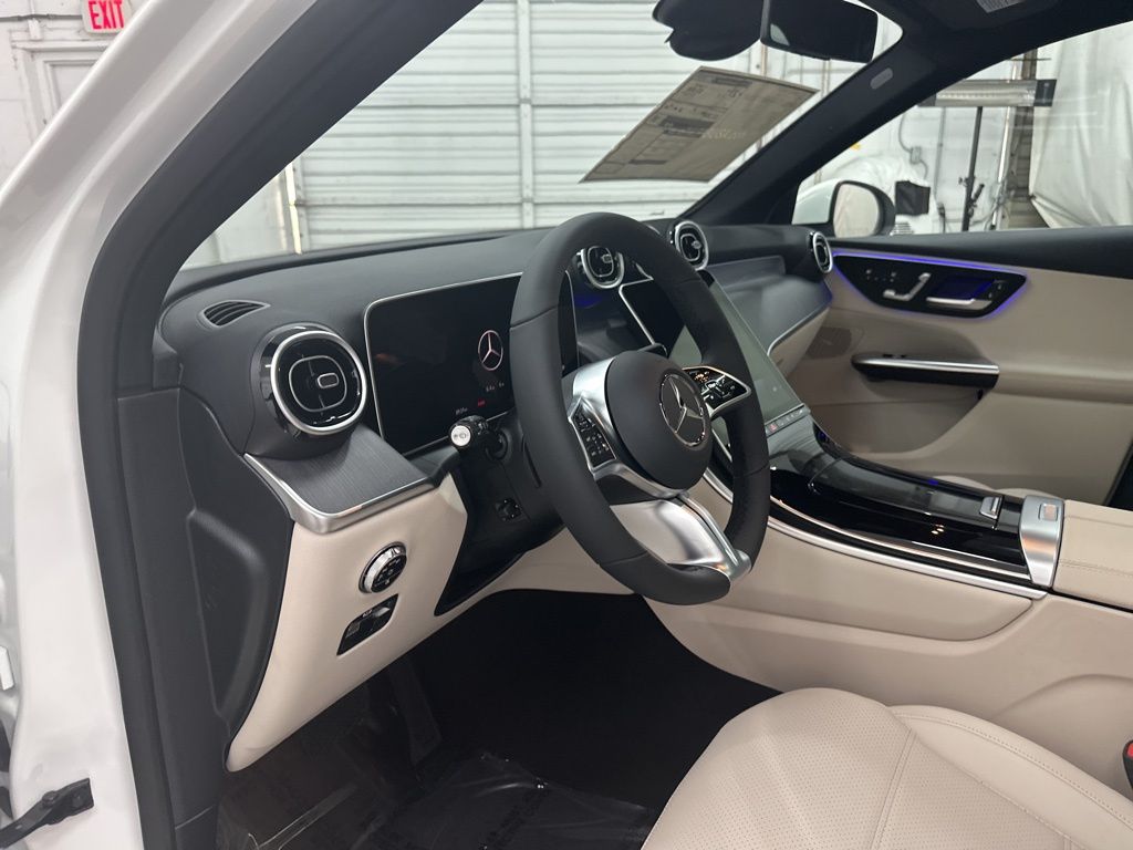2026 Mercedes Benz GLC 300 photo 6