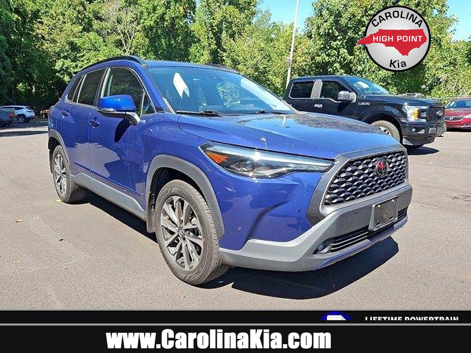 2022 Toyota Corolla Cross XLE's photo