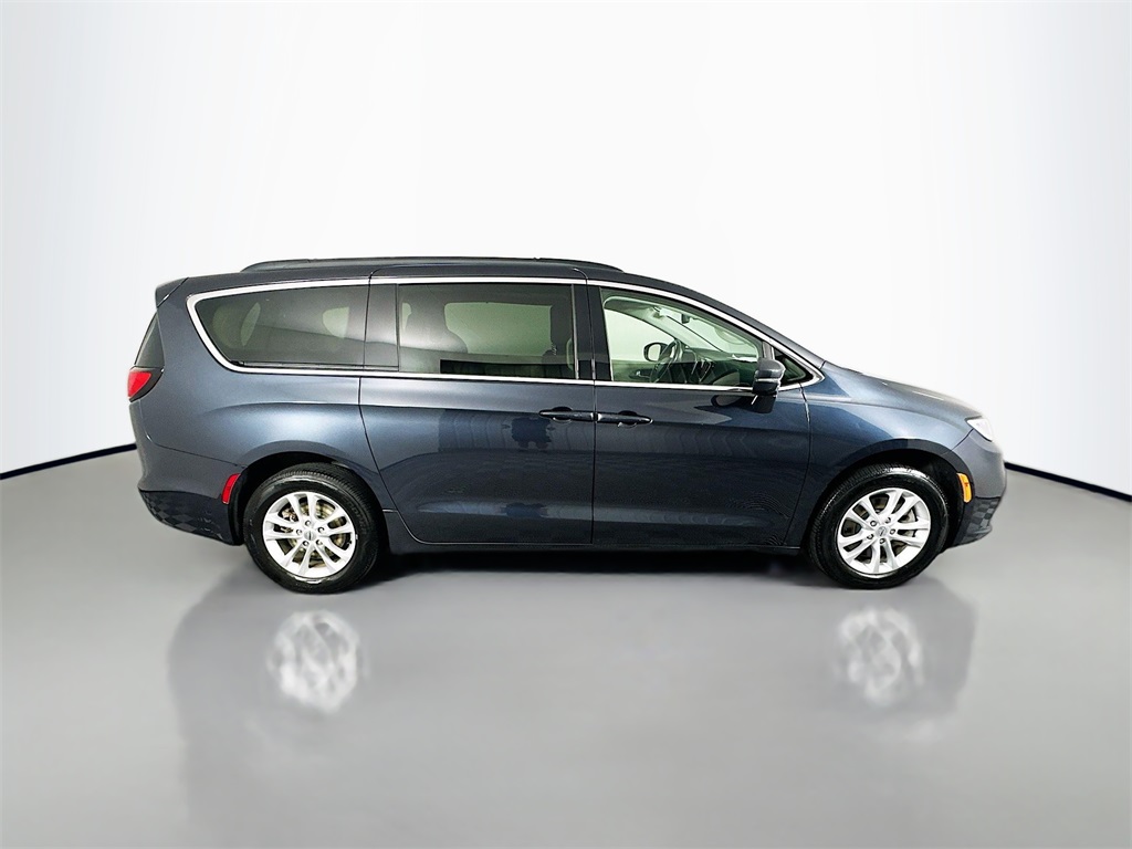 2021 Chrysler Pacifica Touring photo 13