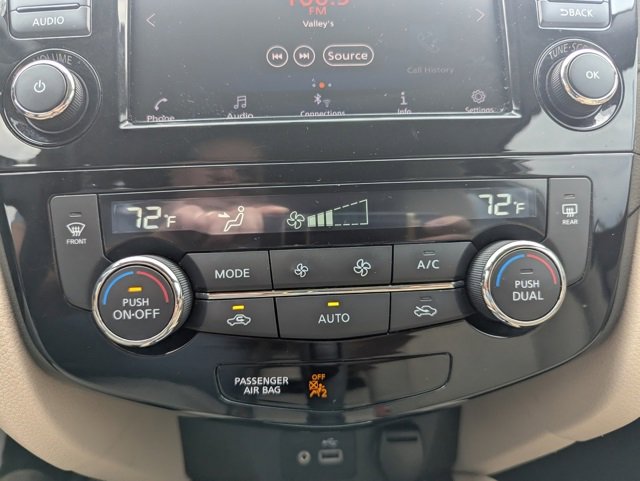 2018 Nissan Rogue SV photo 11