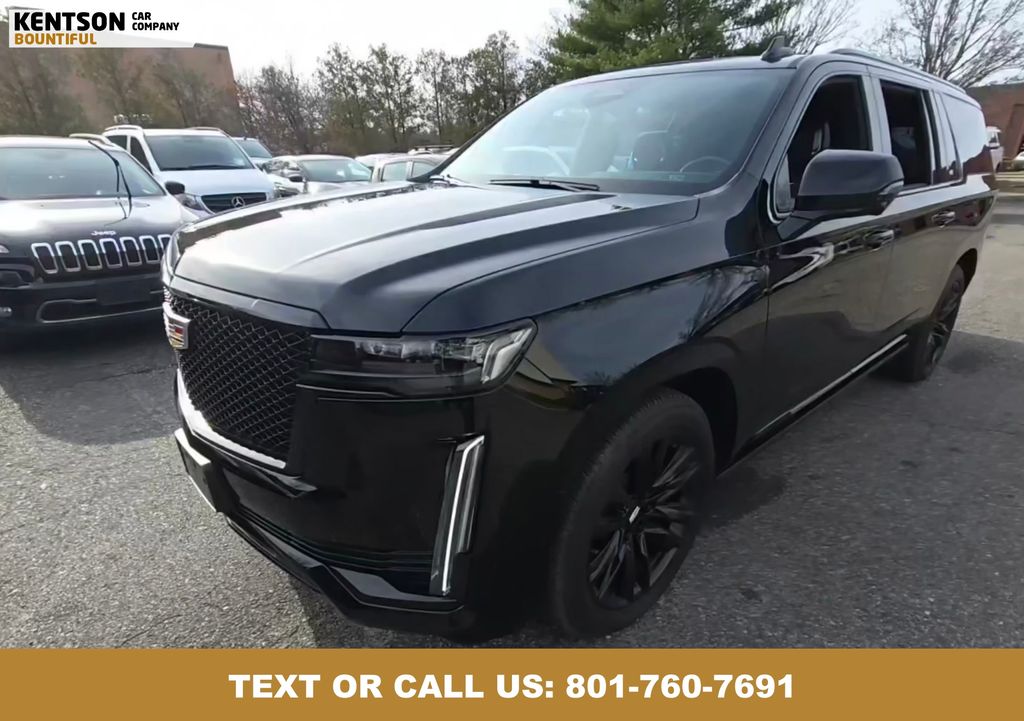 2024 Cadillac Escalade ESV Sport Platinum's photo