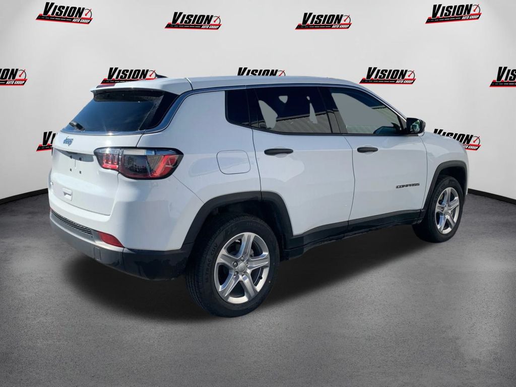 2023 Jeep Compass Sport photo 3