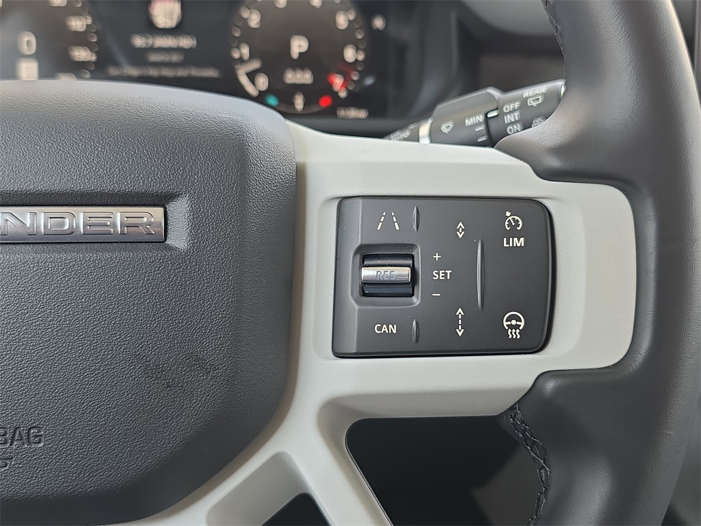 2025 Land Rover Defender 110 X-Dynamic SE photo 14
