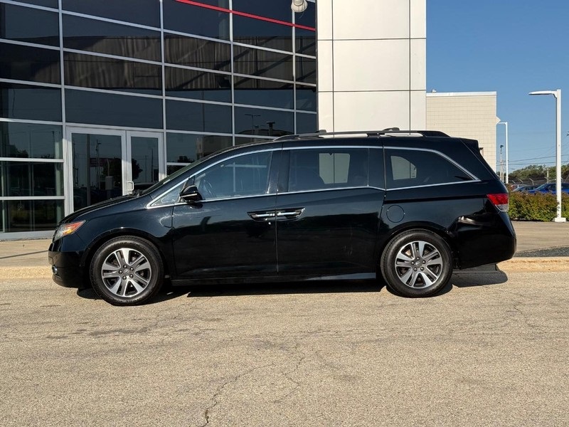 2016 Honda Odyssey Touring photo 6