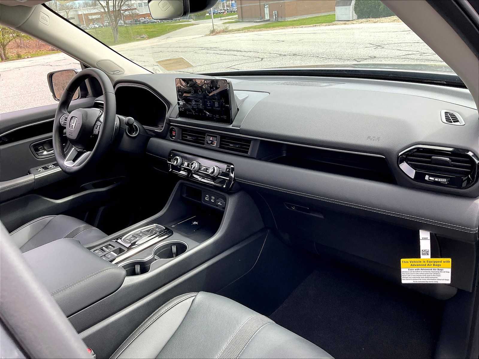 2025 Honda Pilot Touring photo 9