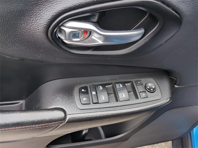 2022 Jeep Cherokee Trailhawk photo 5