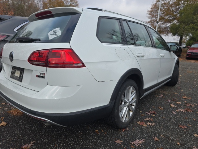 2017 Volkswagen Golf Alltrack TSI S photo 3