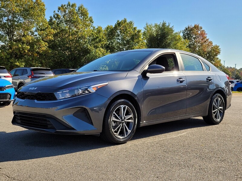 2023 Kia Forte LXS photo 4