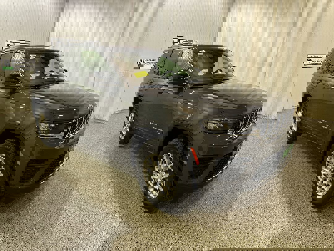 2025 Jeep Grand Cherokee Laredo's photo