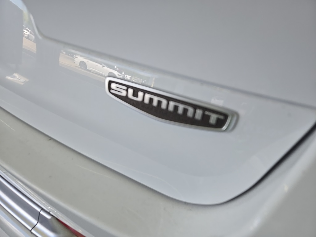 2021 Jeep Grand Cherokee L Summit photo 10