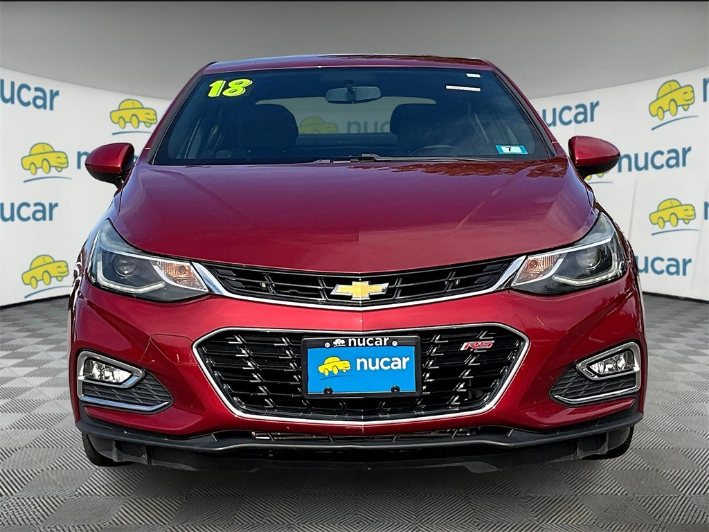 2018 Chevrolet Cruze LT photo 2