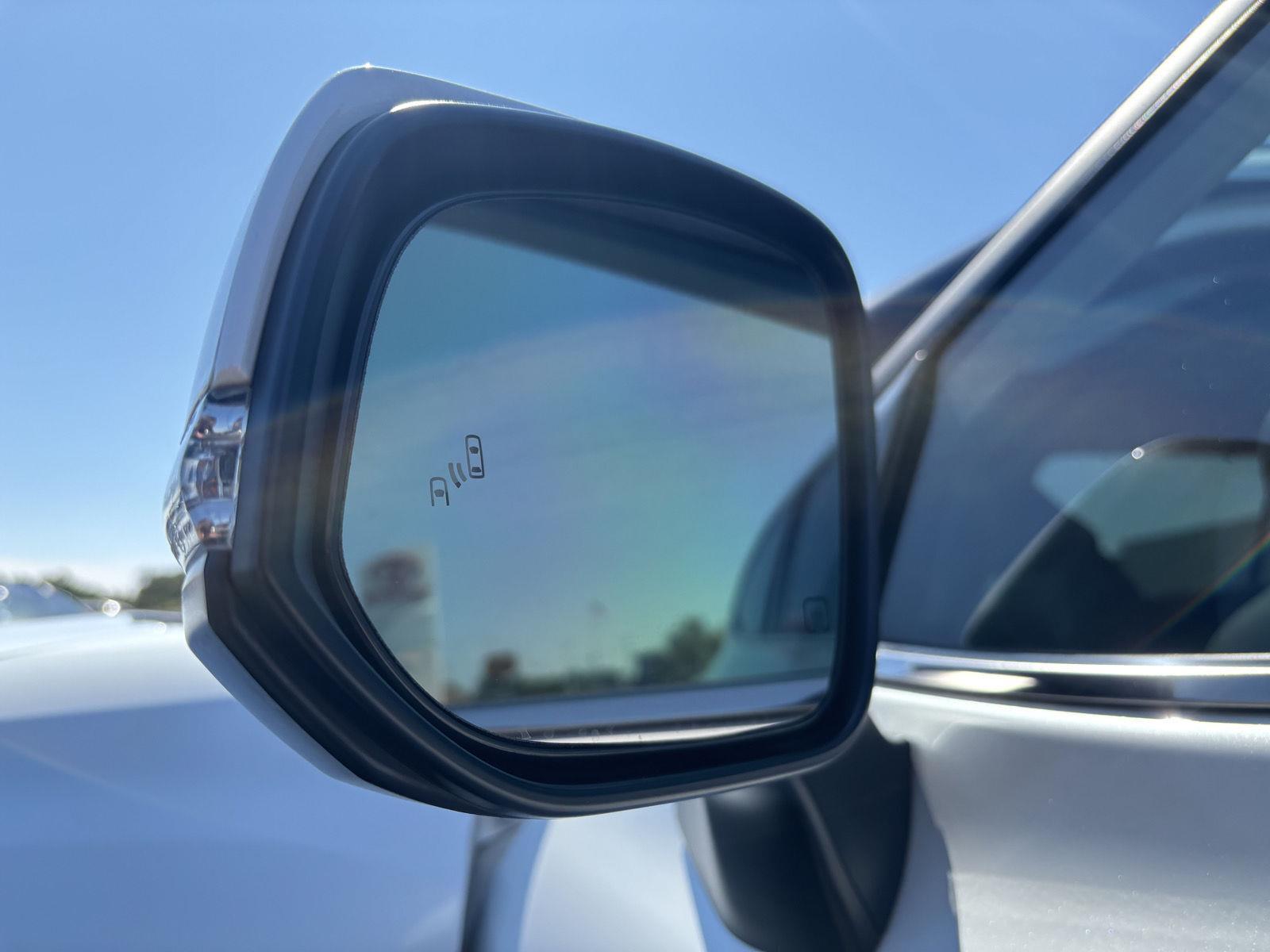 2022 Toyota Highlander Hybrid XLE photo 11