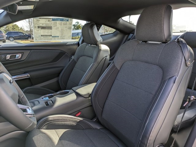 2025 Ford Mustang EcoBoost photo 14