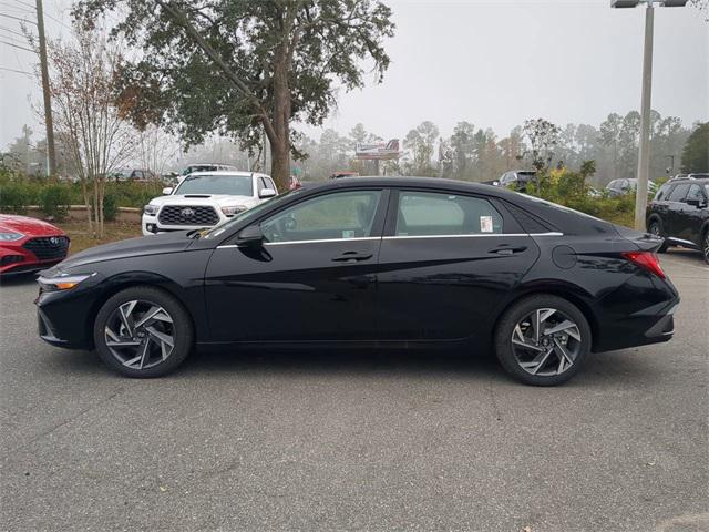 2025 Hyundai Elantra Limited photo 8