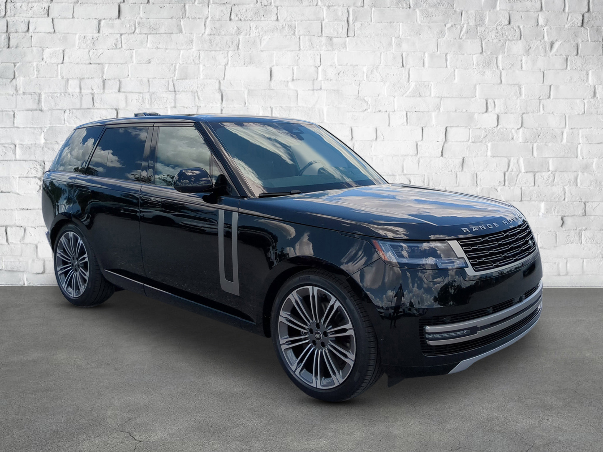2025 Land Rover Range Rover SE photo 6