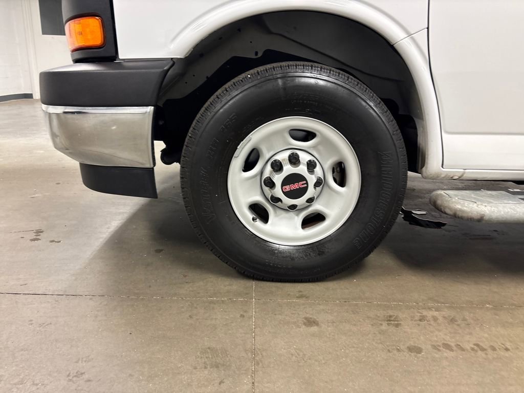 2023 Gmc Savana Cargo 2500 photo 5