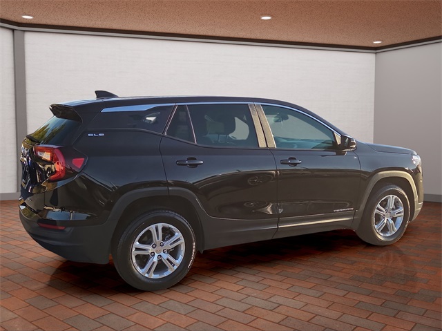 2024 Gmc Terrain SLE photo 3