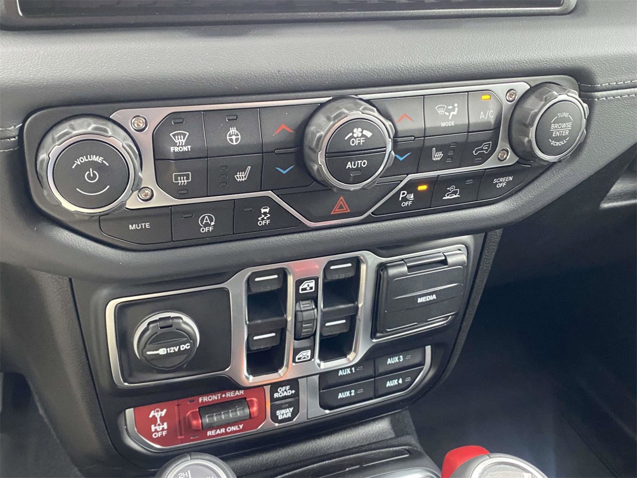 2025 Jeep Gladiator Rubicon photo 18