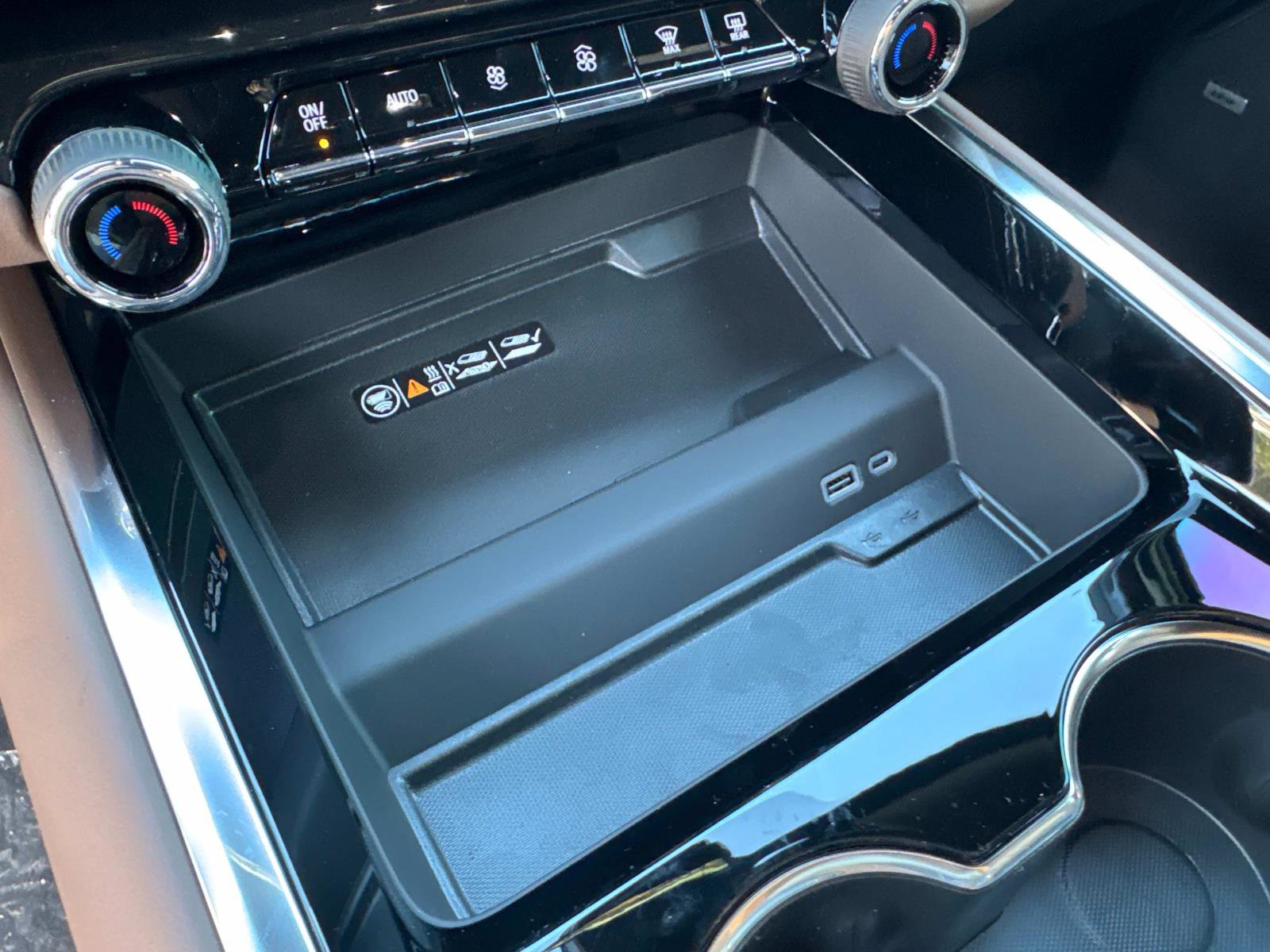 2025 Chevrolet Tahoe High Country photo 25