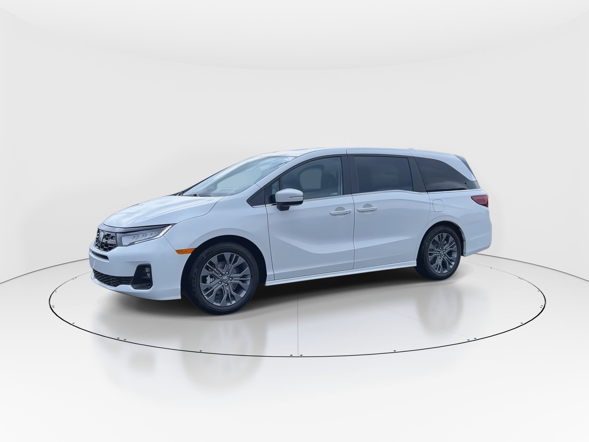2026 Honda Odyssey Touring photo 4