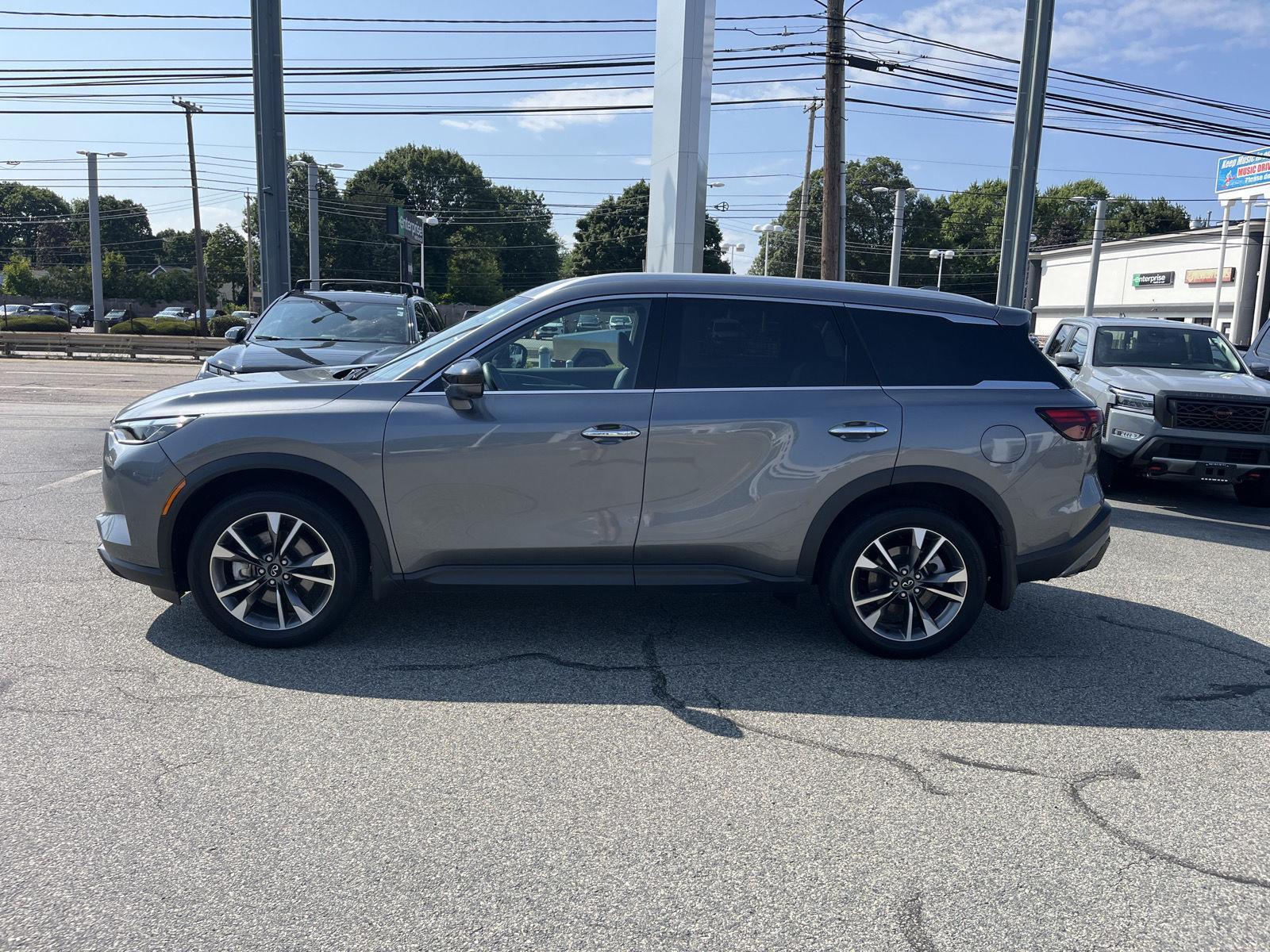 2025 Infiniti QX60 Luxe photo 3