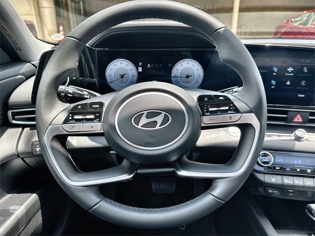 2024 Hyundai Elantra SEL Convenience photo 15