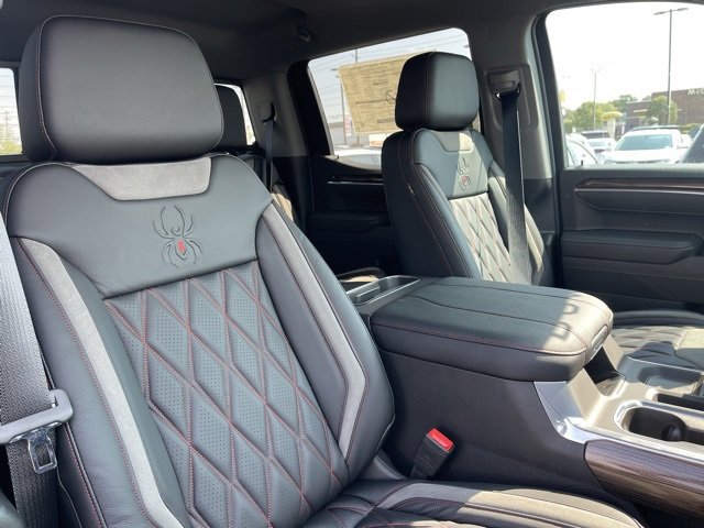 2025 Chevrolet Silverado 1500 RST photo 14