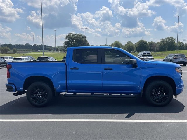 2025 Chevrolet Silverado 1500 Custom photo 2