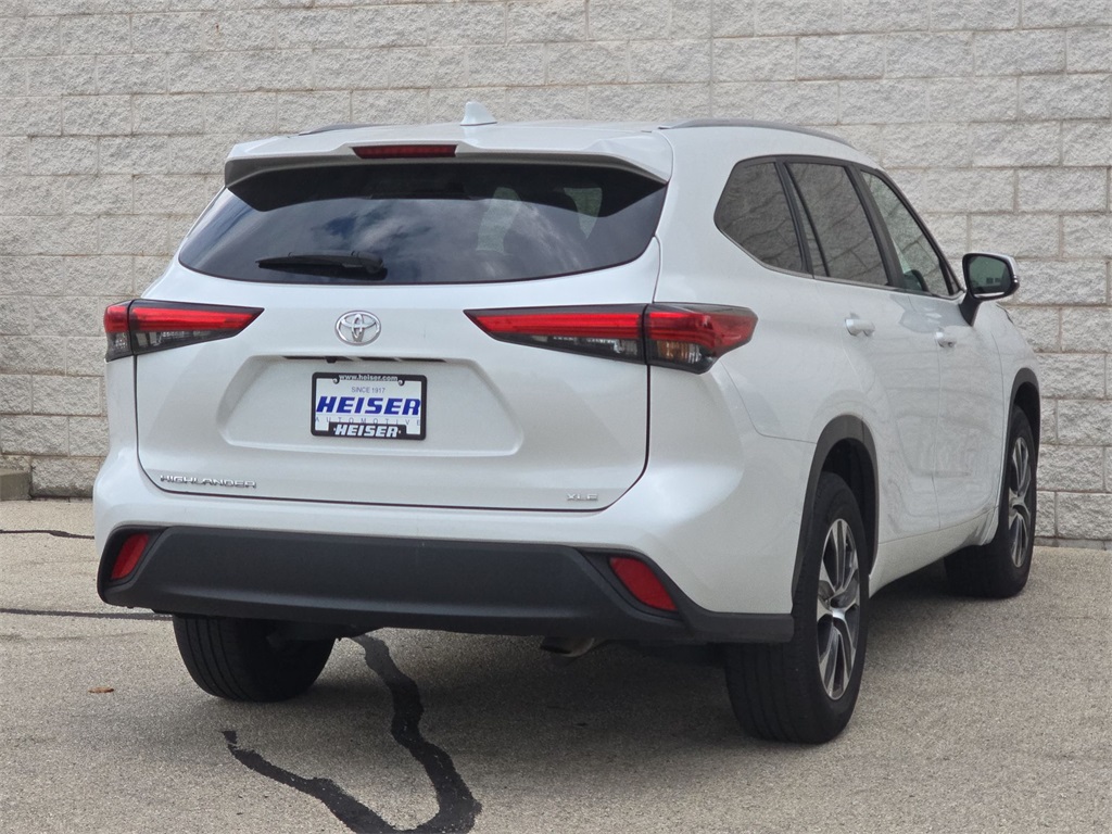 2023 Toyota Highlander XLE photo 12