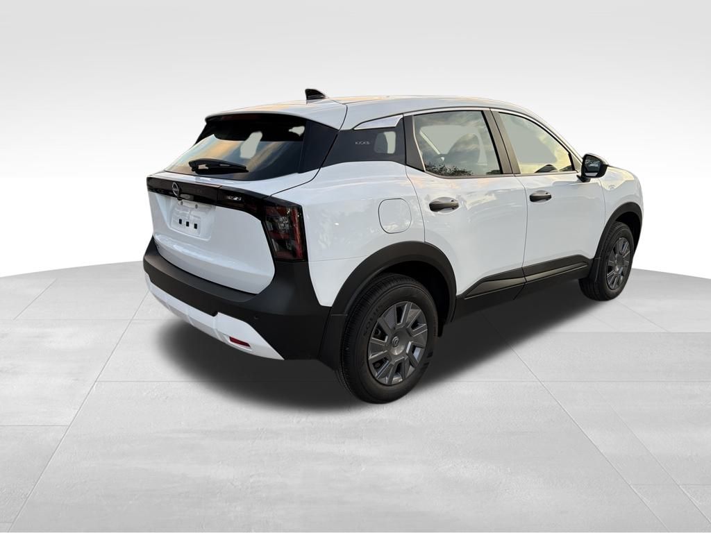 2026 Nissan Kicks S photo 3