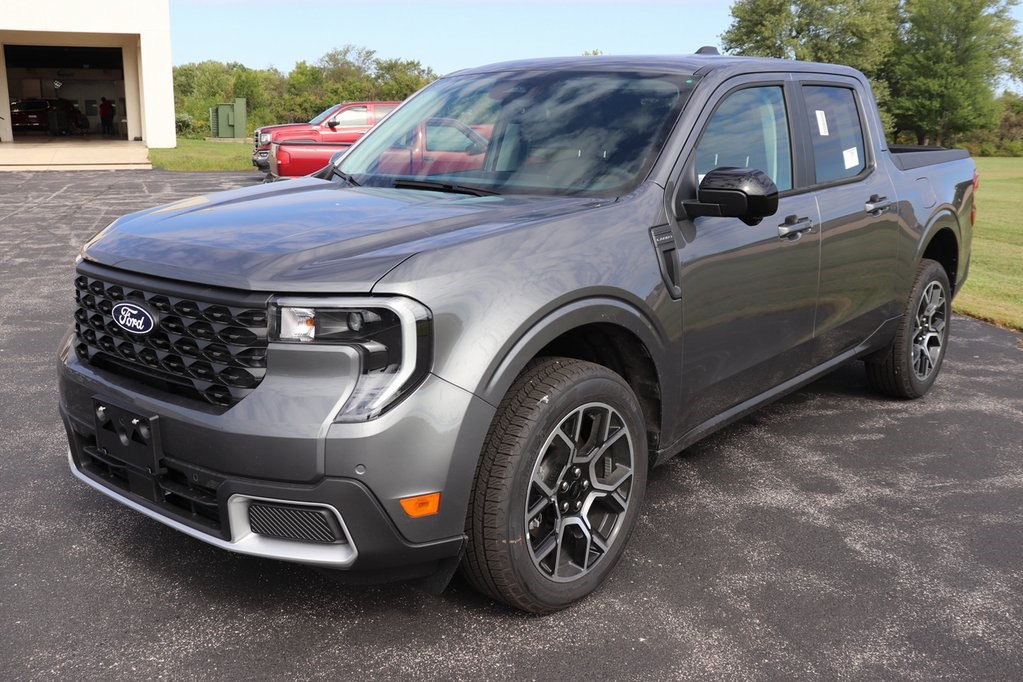 2025 Ford Maverick Lariat photo 2