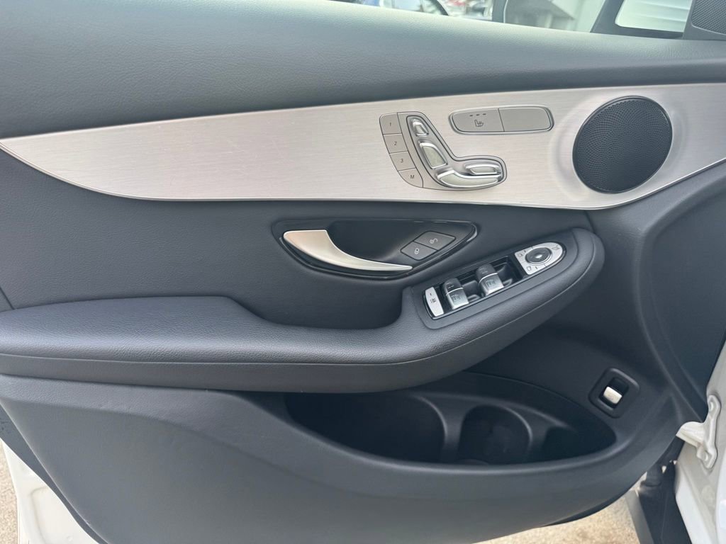 2022 Mercedes Benz GLC 300 4MATIC photo 13
