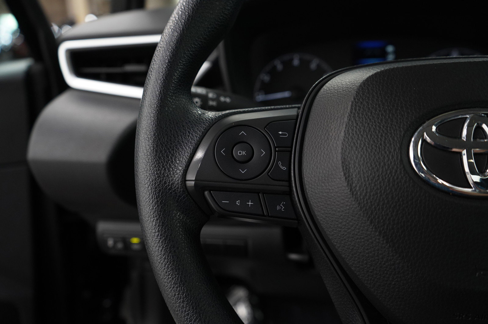 2024 Toyota Corolla LE photo 21