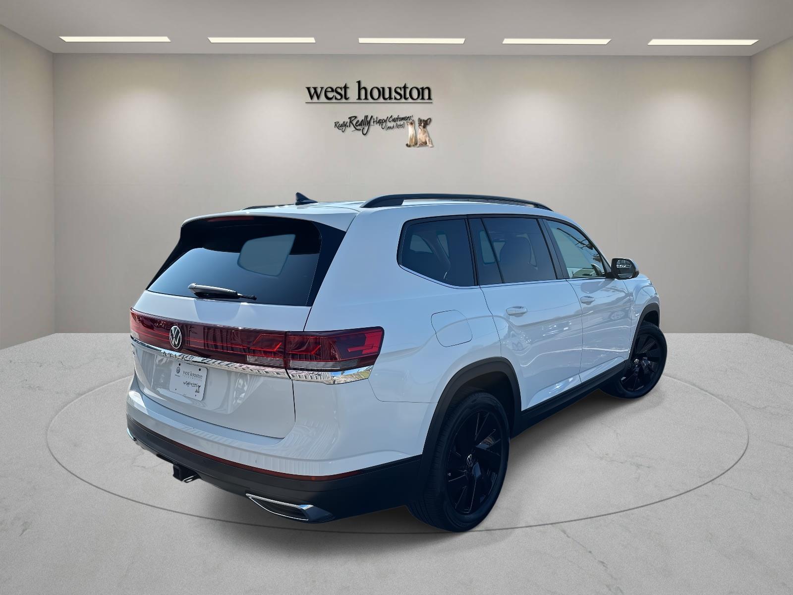 2025 Volkswagen Atlas SE Technology photo 2