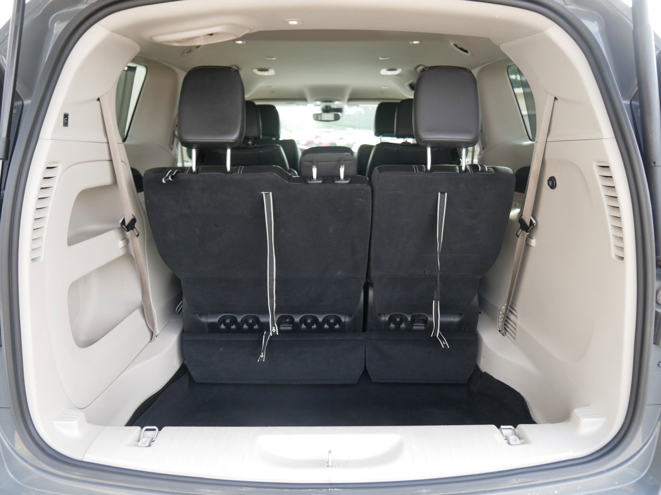 2022 Chrysler Pacifica Touring L photo 12