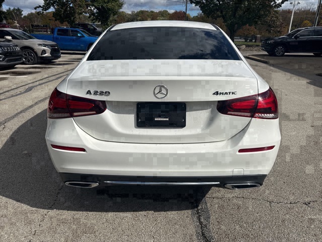 2022 Mercedes Benz A 220 4MATIC photo 4