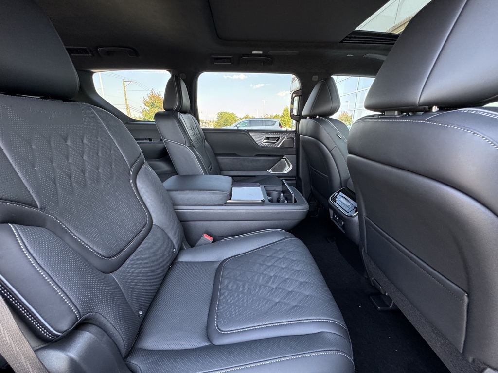2026 Infiniti QX80 photo 18