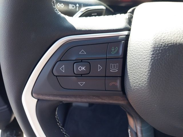 2025 Jeep Grand Cherokee Limited photo 9
