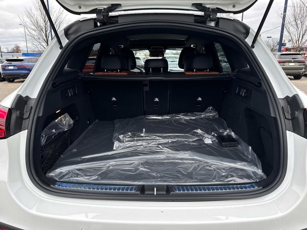 2026 Mercedes Benz GLC 300 4MATIC photo 4