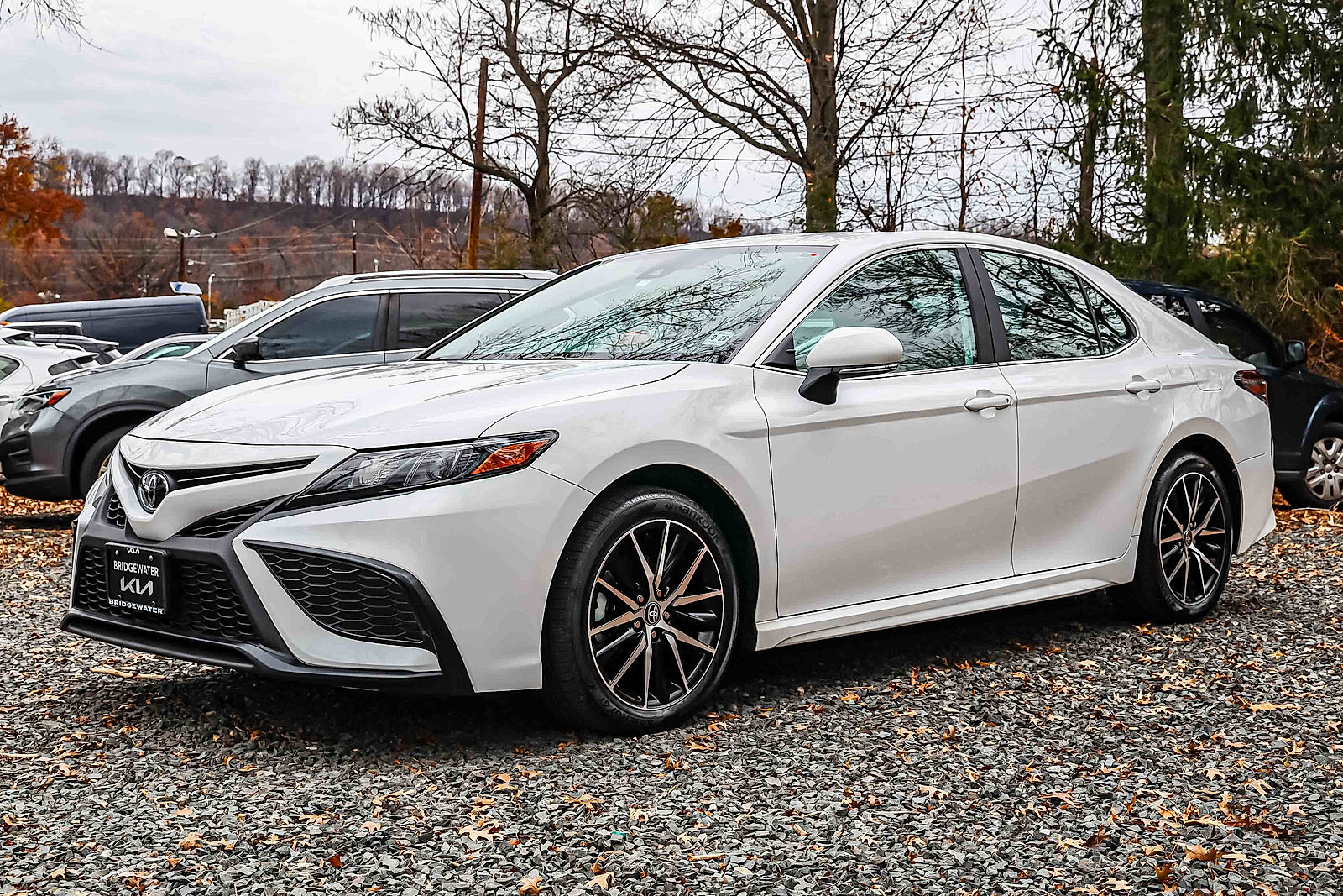 2024 Toyota Camry SE photo 3