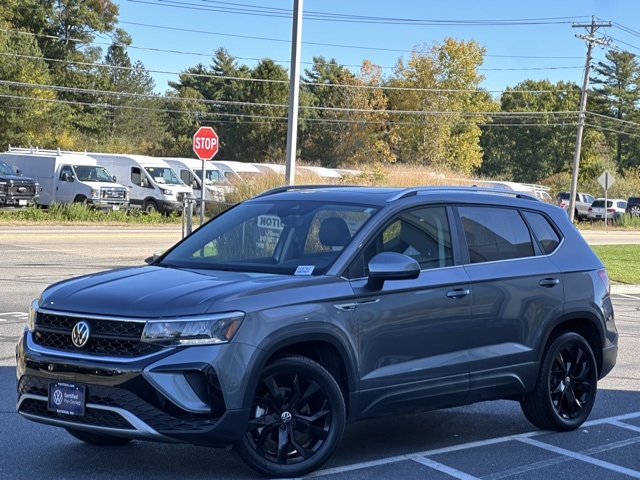 2022 Volkswagen Taos SE photo 3